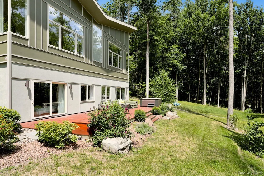 780 Oakwood Circle Stone Ridge, NY 12484