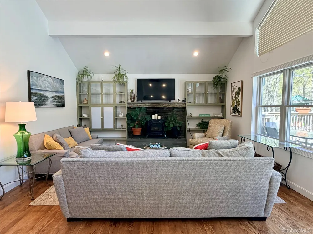 43B Old Squires Road Hampton Bays, NY 11946