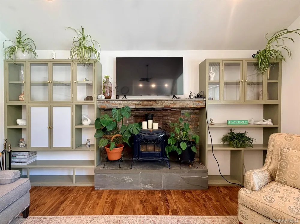 43B Old Squires Road Hampton Bays, NY 11946