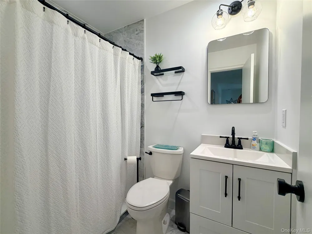 43B Old Squires Road Hampton Bays, NY 11946