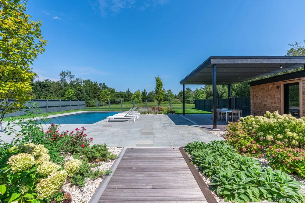 2050 Depot Lane Cutchogue, NY 11935