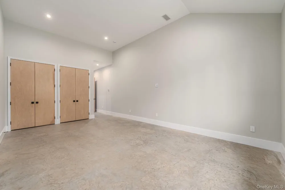 2050 Depot Lane Cutchogue, NY 11935