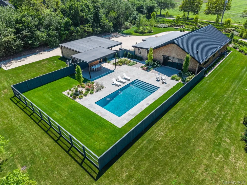 2050 Depot Lane Cutchogue, NY 11935