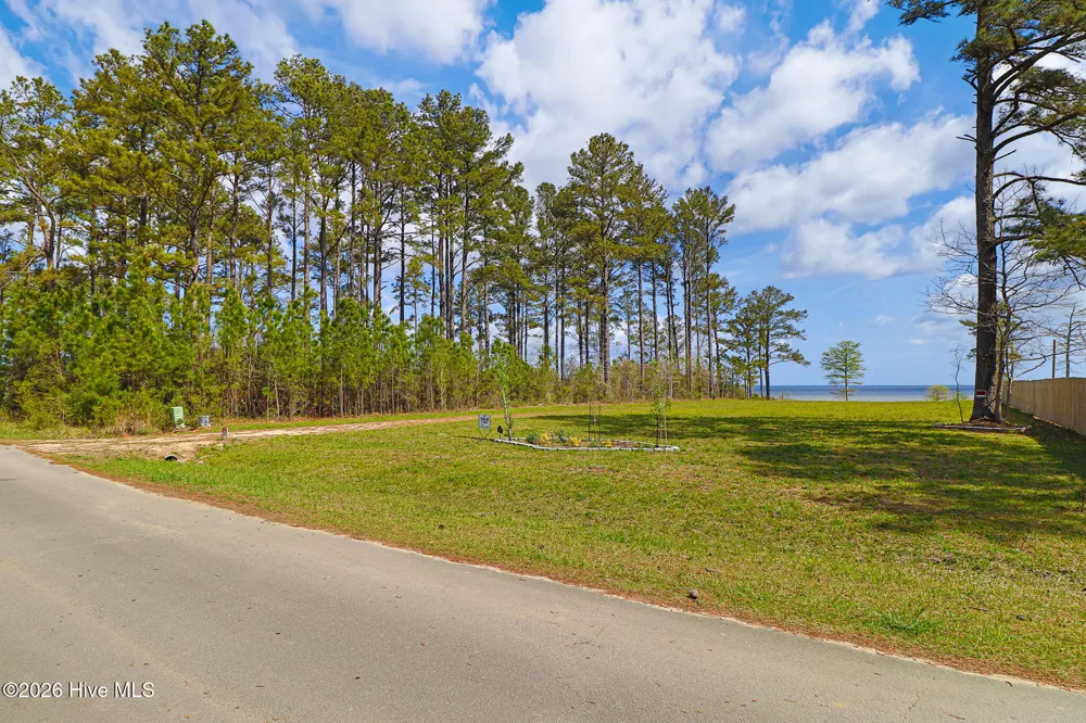 107 Cedarwood Drive Havelock, NC 28532