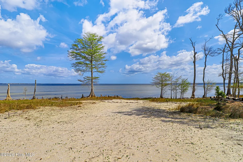 107 Cedarwood Drive Havelock, NC 28532
