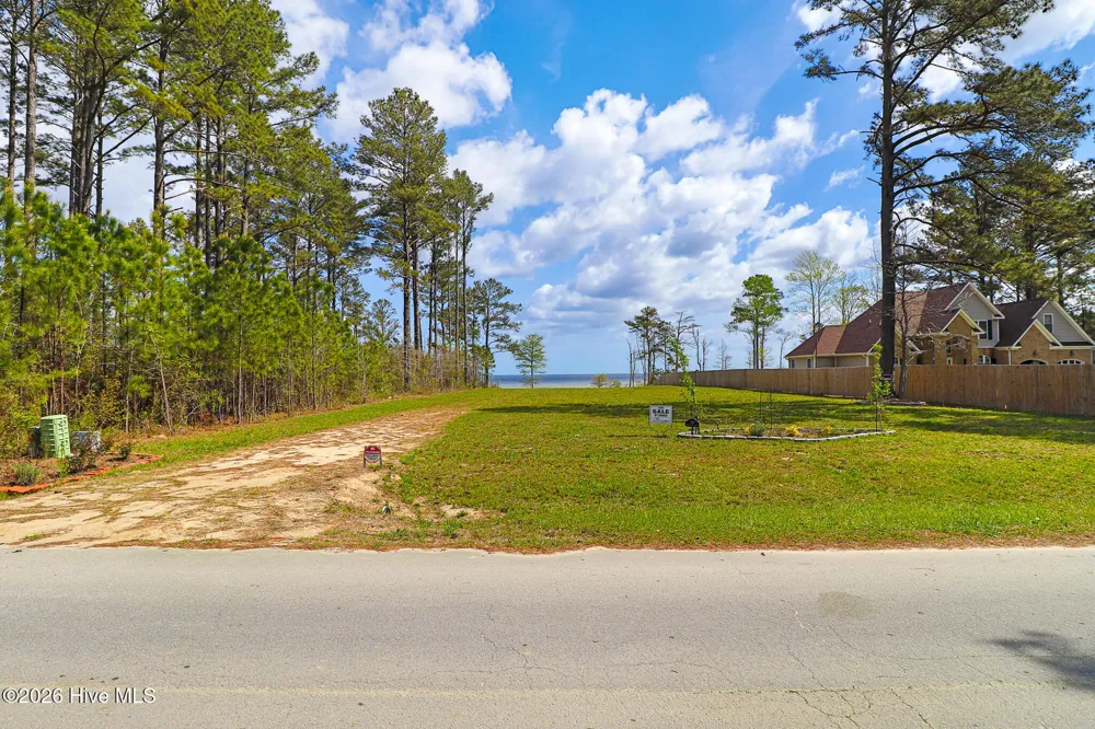 107 Cedarwood Drive Havelock, NC 28532