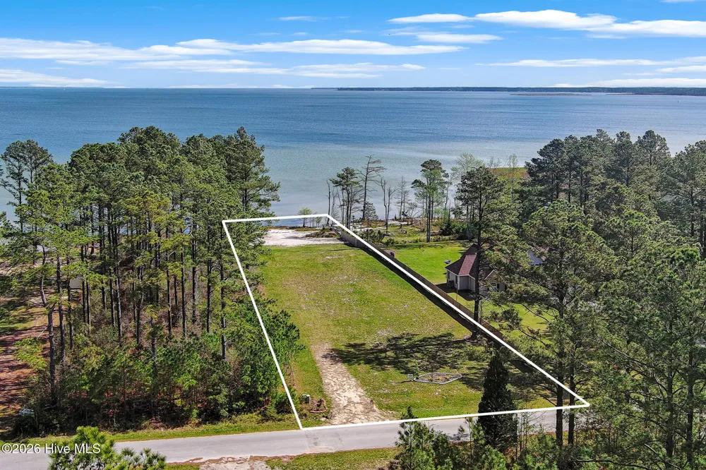 107 Cedarwood Drive Havelock, NC 28532