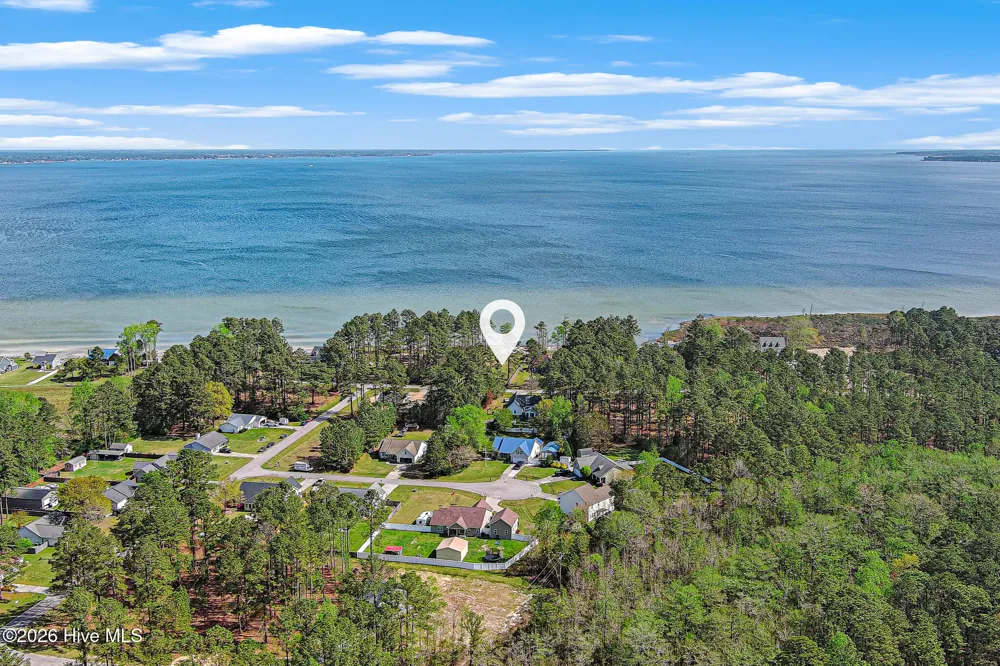 107 Cedarwood Drive Havelock, NC 28532
