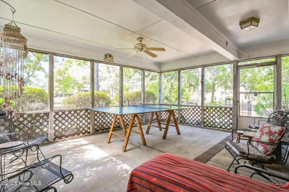 815 La Quinta Lane Hope Mills, NC 28348