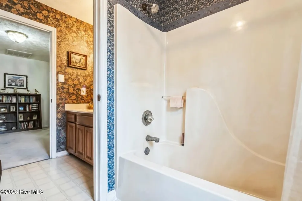 815 La Quinta Lane Hope Mills, NC 28348