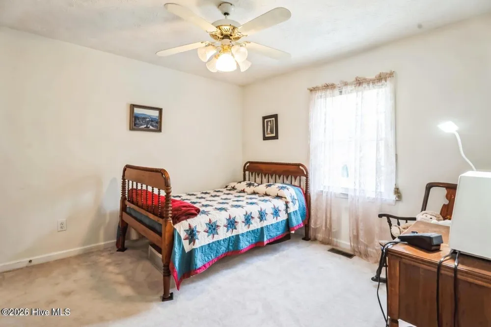815 La Quinta Lane Hope Mills, NC 28348