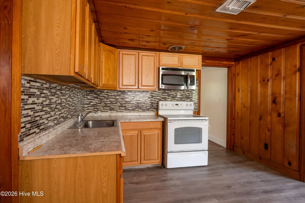 321 Church Avenue Garland, NC 28441