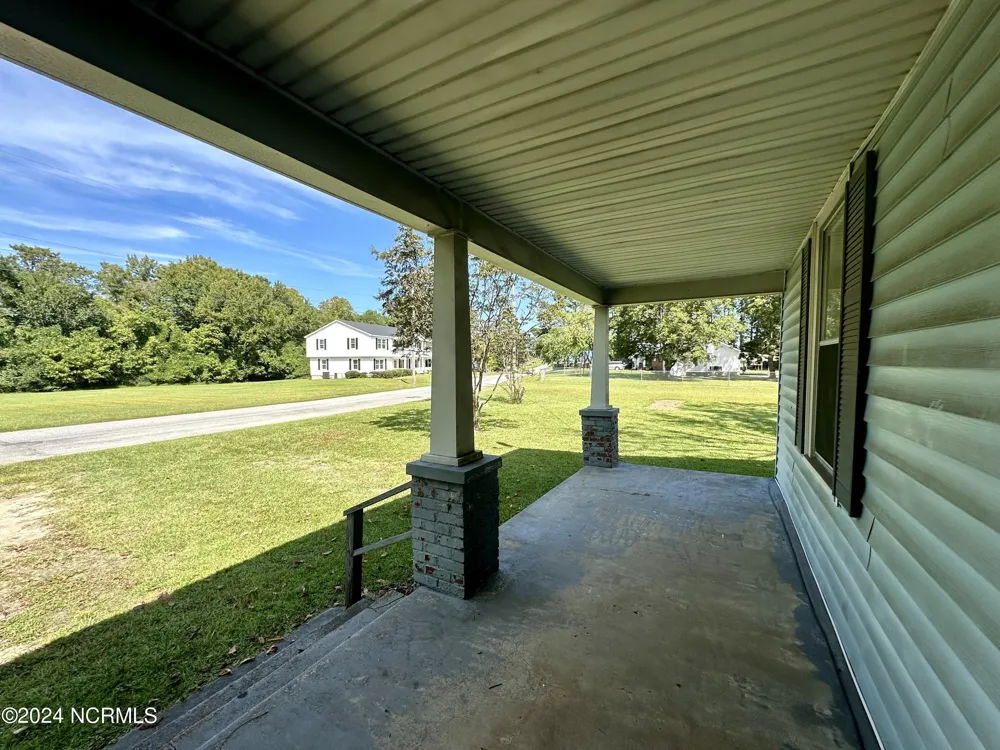 114 Rhodes Avenue Windsor, NC 27983
