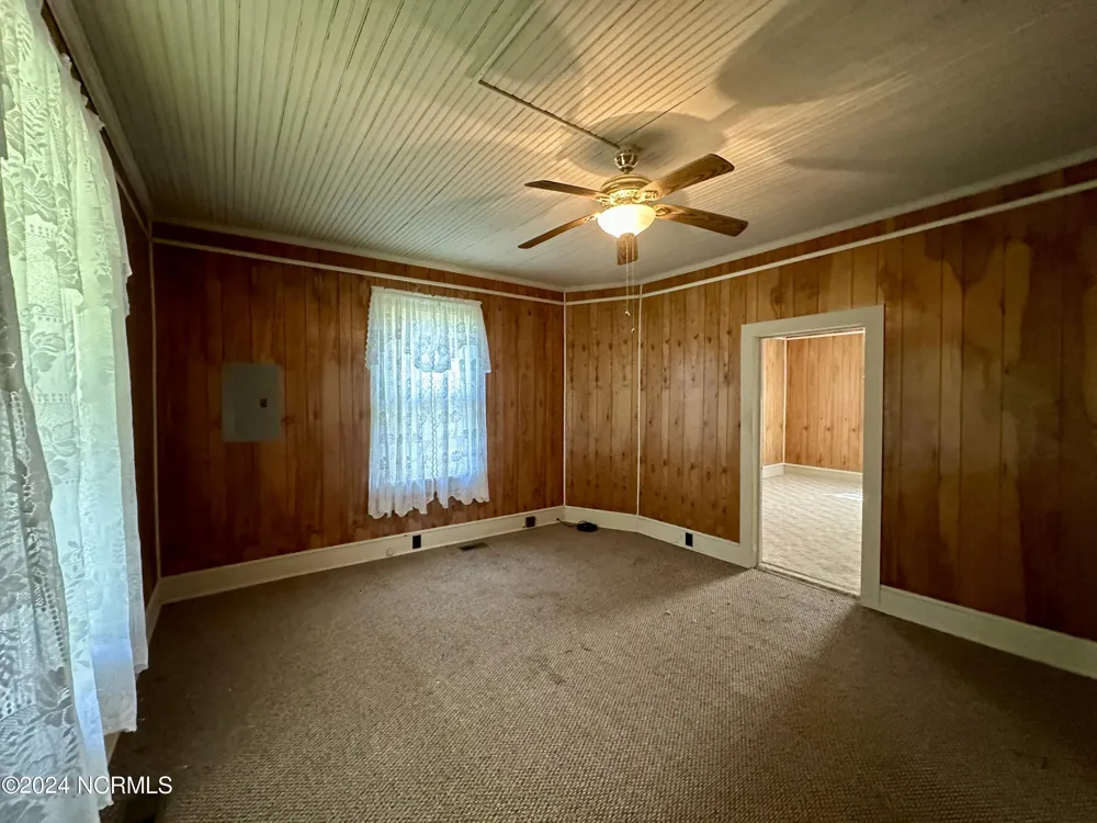 114 Rhodes Avenue Windsor, NC 27983