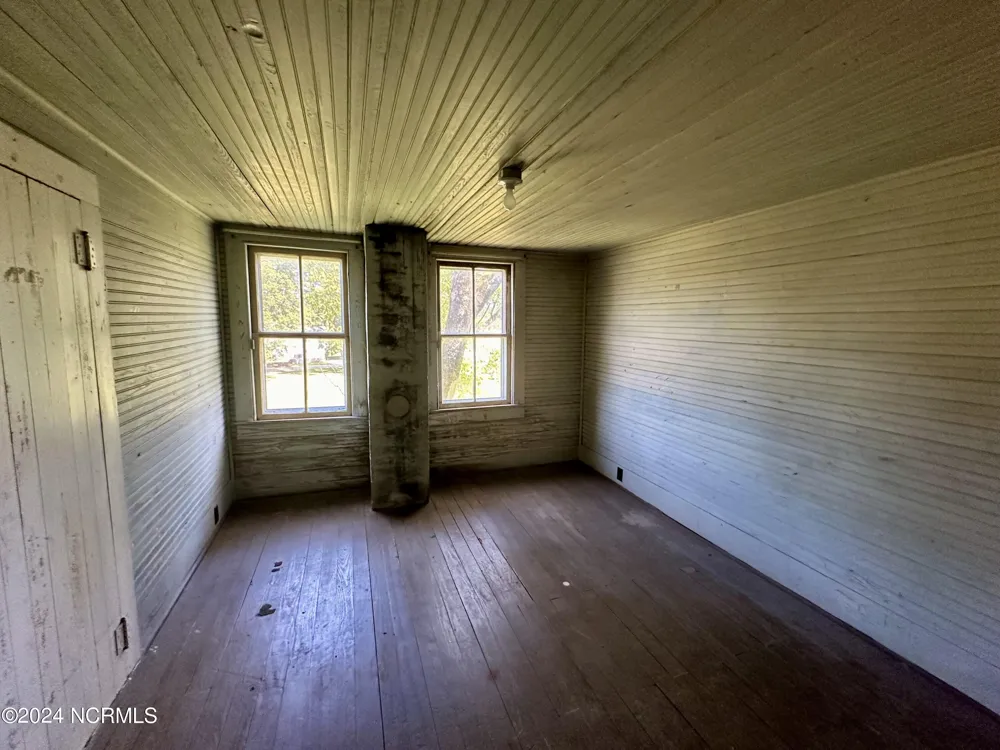 114 Rhodes Avenue Windsor, NC 27983