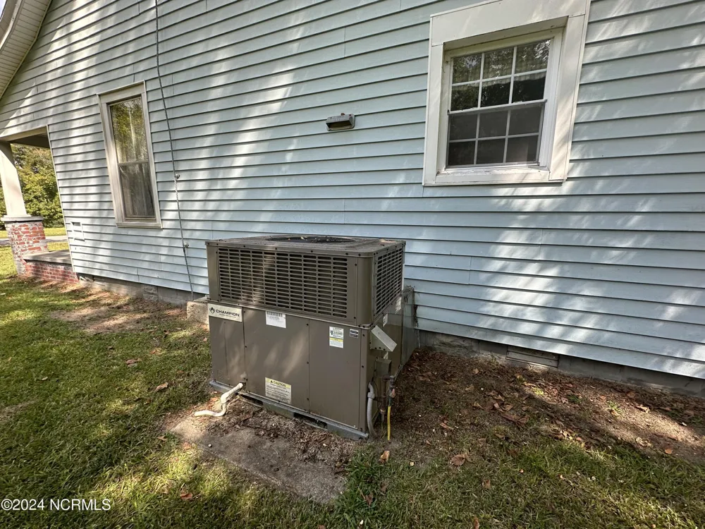 114 Rhodes Avenue Windsor, NC 27983