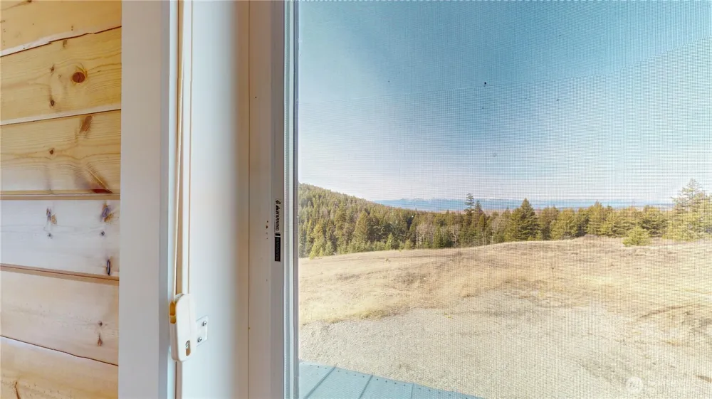 17 Teal Lake Road Oroville, WA 98844