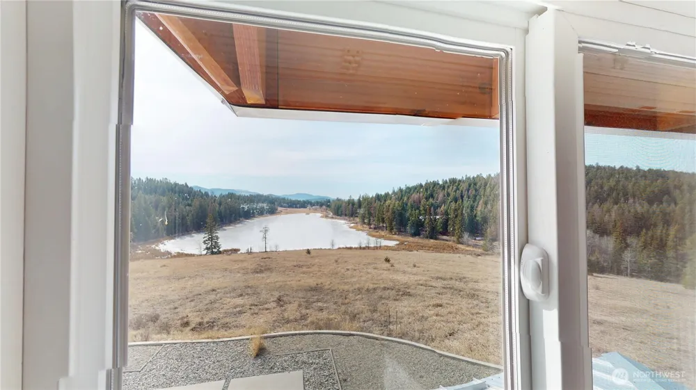 17 Teal Lake Road Oroville, WA 98844