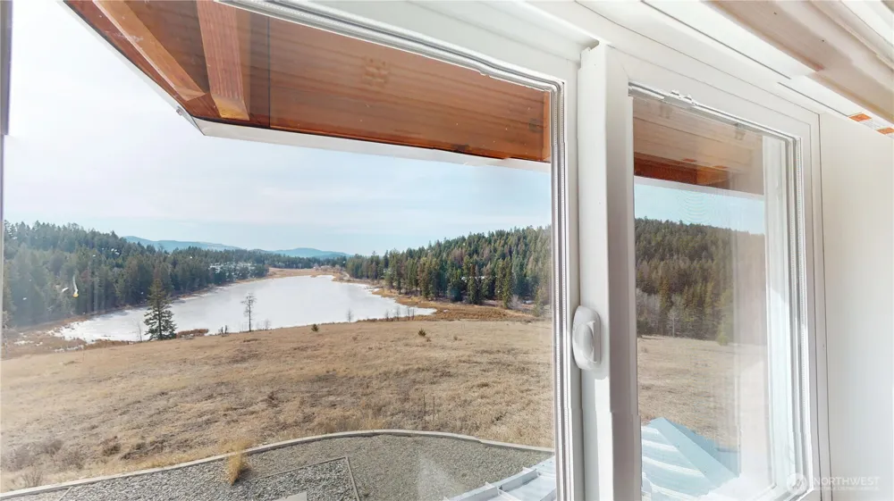 17 Teal Lake Road Oroville, WA 98844