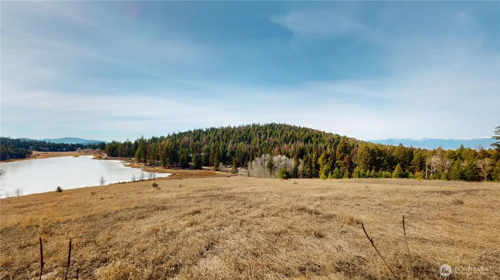 17 Teal Lake Road Oroville, WA 98844