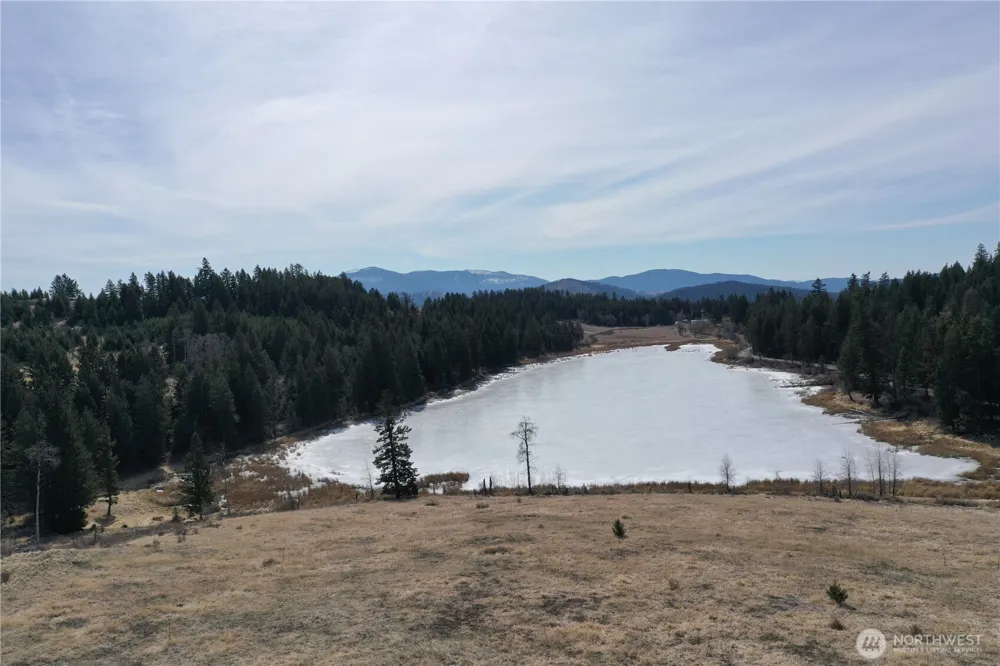 17 Teal Lake Road Oroville, WA 98844