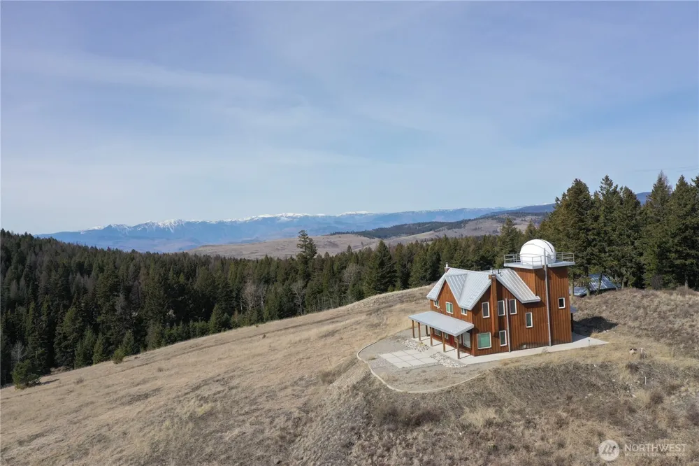 17 Teal Lake Road Oroville, WA 98844