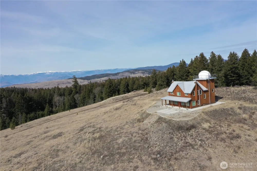 17 Teal Lake Road Oroville, WA 98844