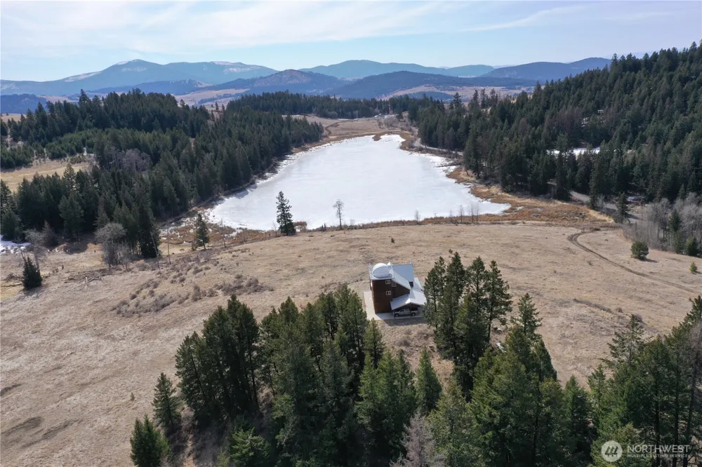 17 Teal Lake Road Oroville, WA 98844