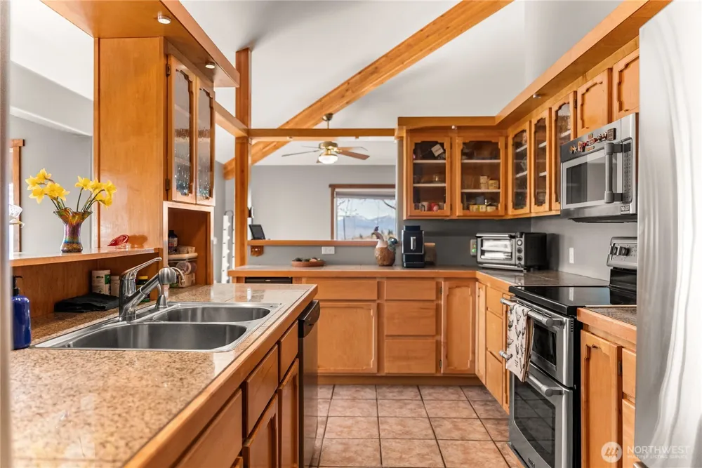 30 Tamarack Trail Oroville, WA 98844