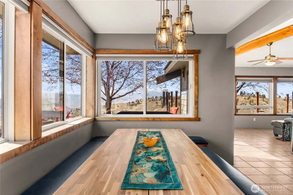 30 Tamarack Trail Oroville, WA 98844
