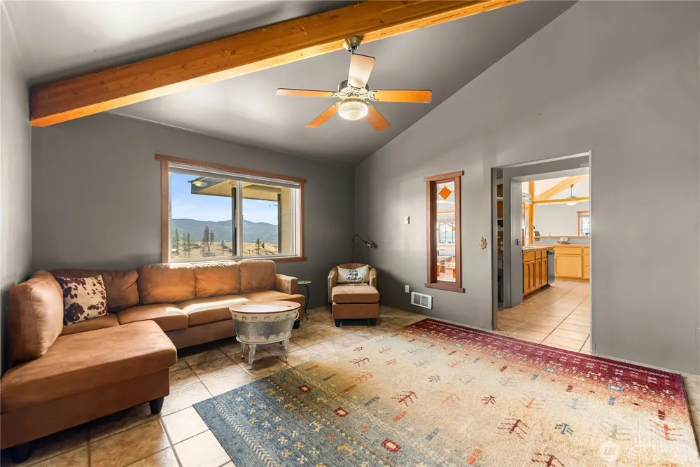 30 Tamarack Trail Oroville, WA 98844