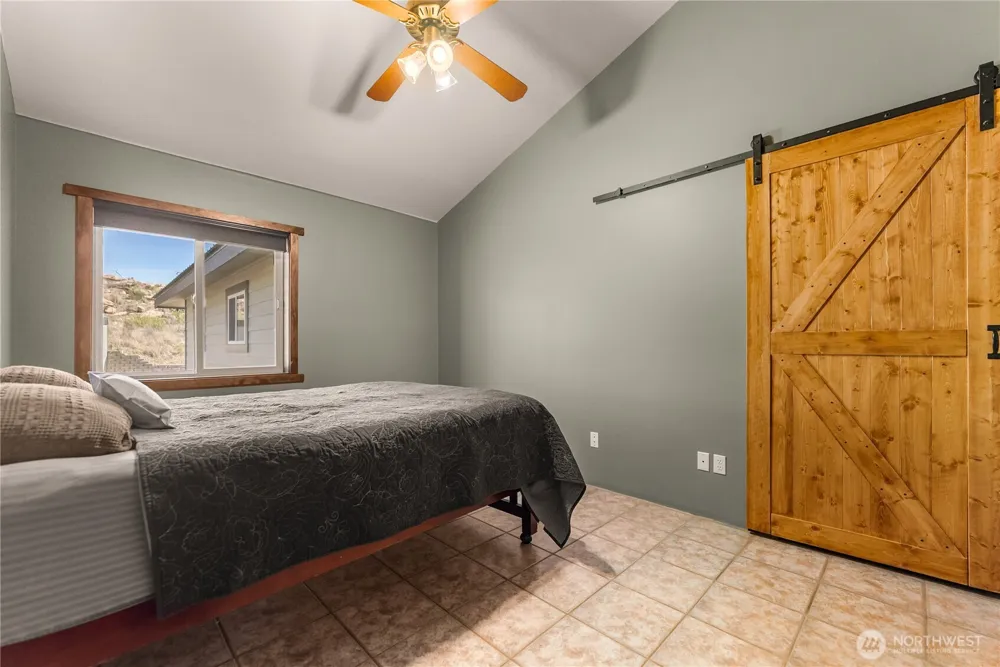 30 Tamarack Trail Oroville, WA 98844