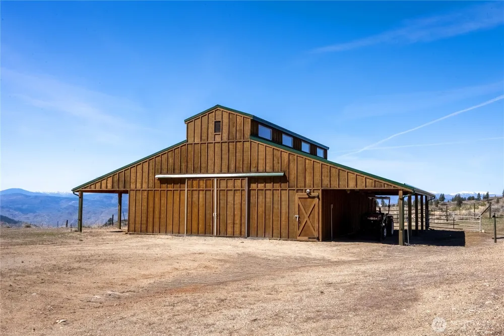 30 Tamarack Trail Oroville, WA 98844