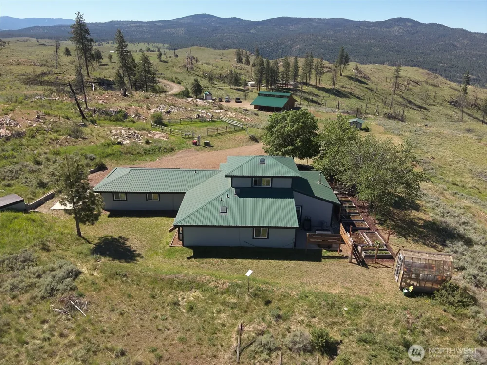 30 Tamarack Trail Oroville, WA 98844