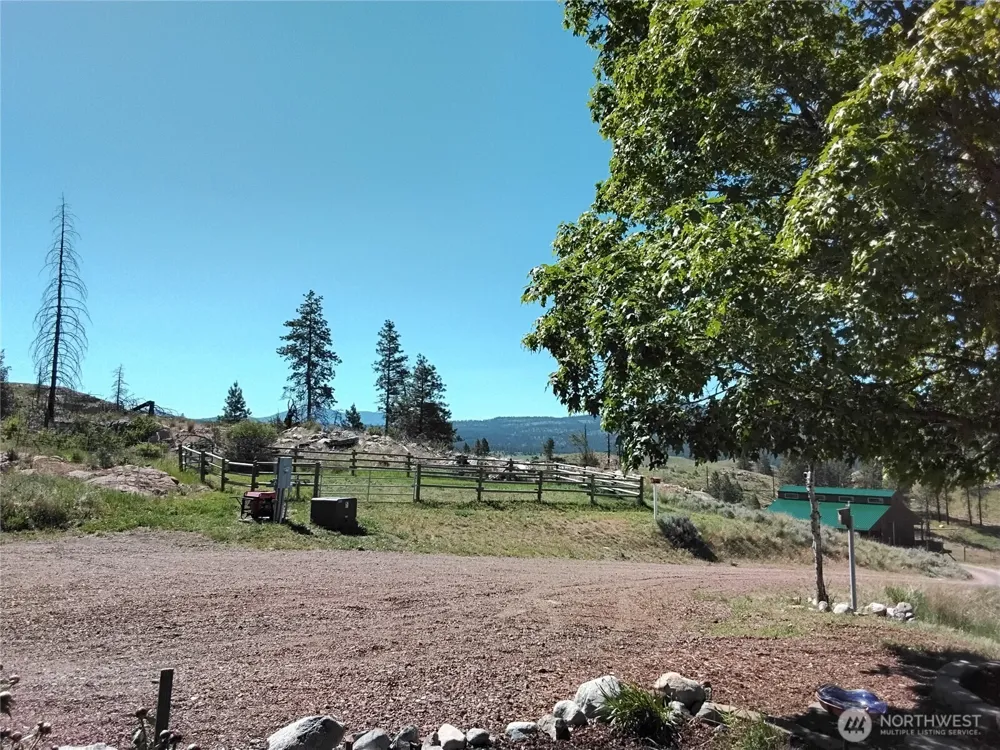 30 Tamarack Trail Oroville, WA 98844