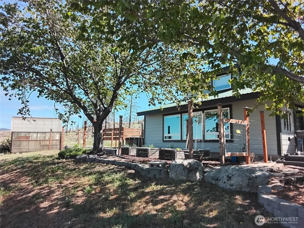 30 Tamarack Trail Oroville, WA 98844