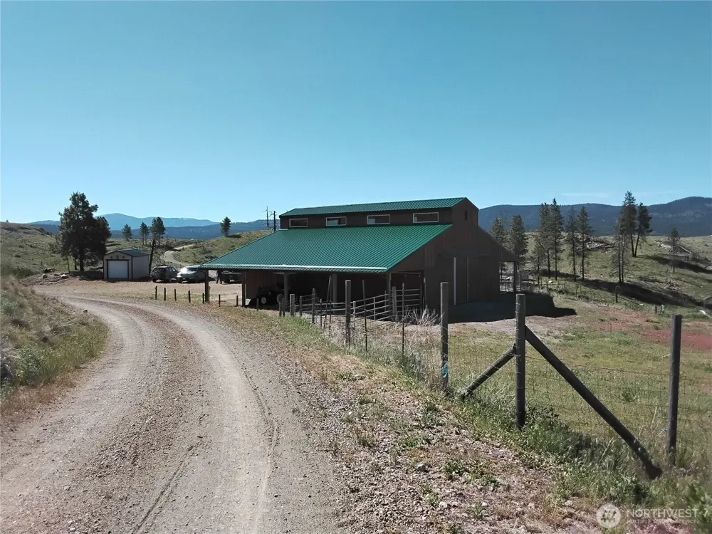 30 Tamarack Trail Oroville, WA 98844