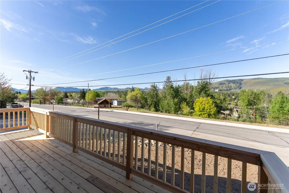 428 Castle Avenue Winthrop, WA 98862