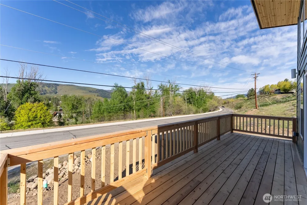 428 Castle Avenue Winthrop, WA 98862