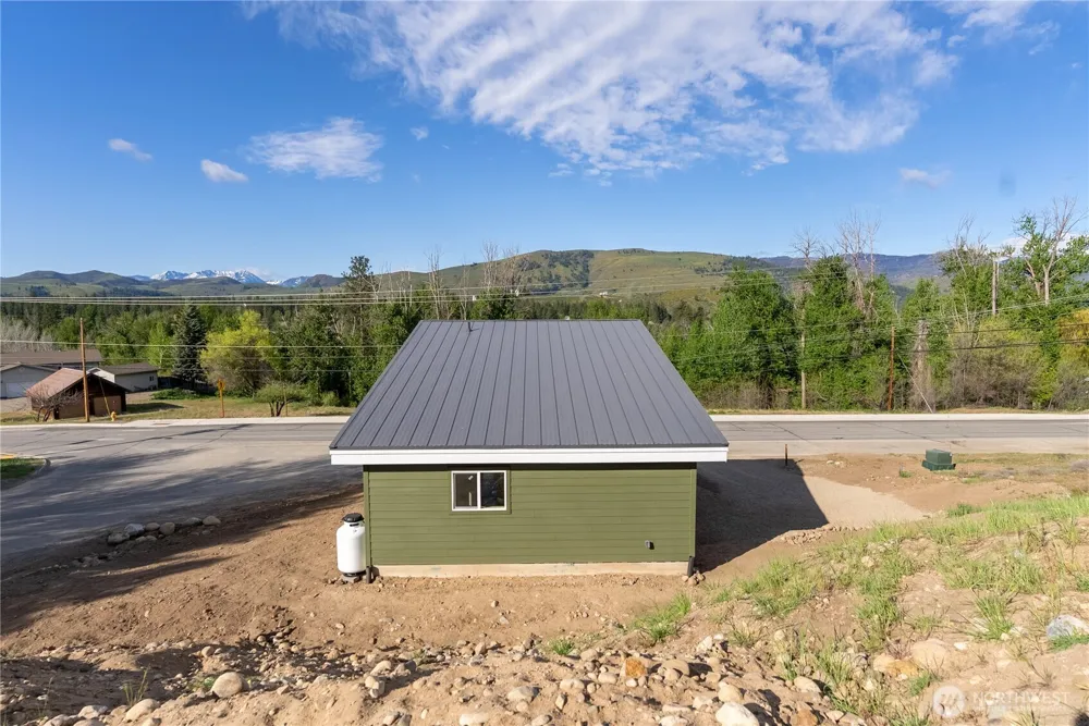 428 Castle Avenue Winthrop, WA 98862