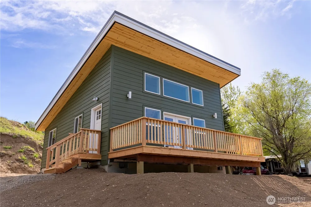 428 Castle Avenue Winthrop, WA 98862