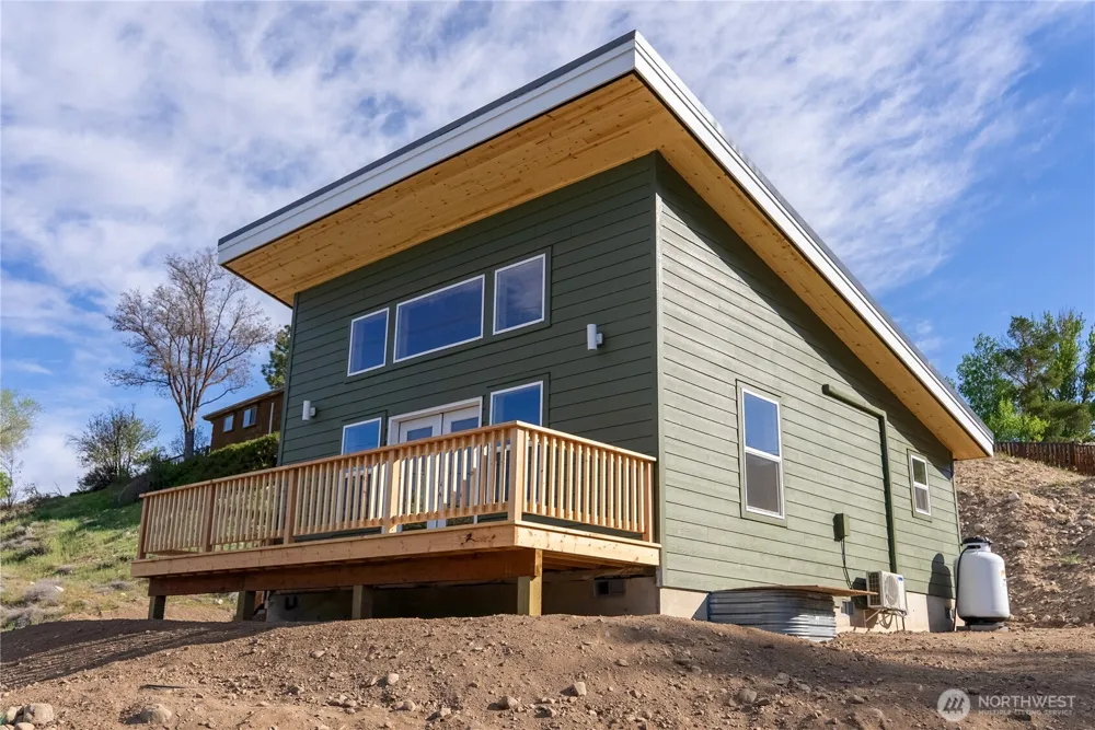 428 Castle Avenue Winthrop, WA 98862