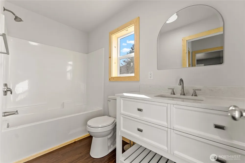 428 Castle Avenue Winthrop, WA 98862