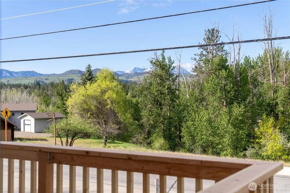 428 Castle Avenue Winthrop, WA 98862