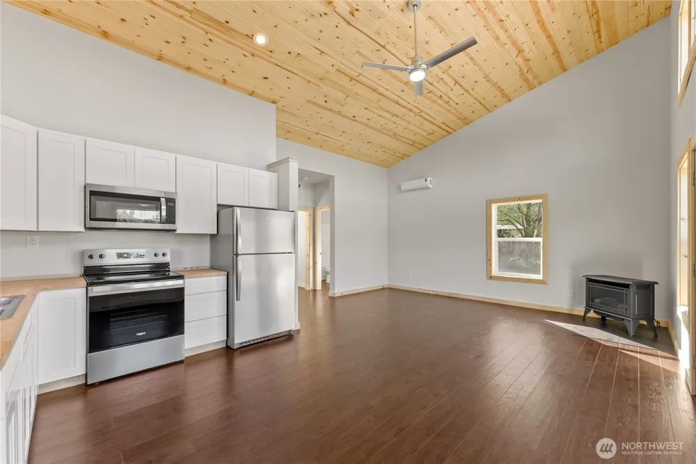 428 Castle Avenue Winthrop, WA 98862
