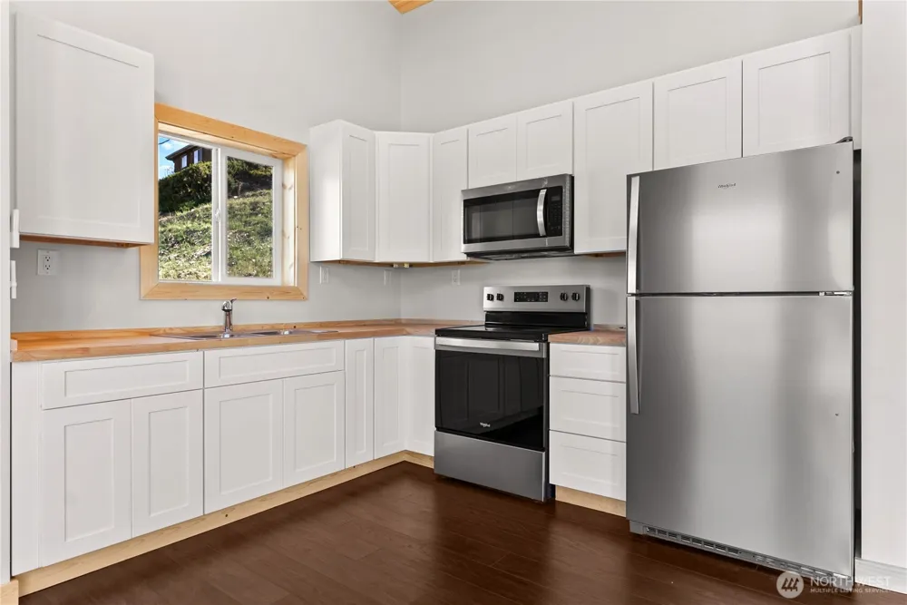 428 Castle Avenue Winthrop, WA 98862