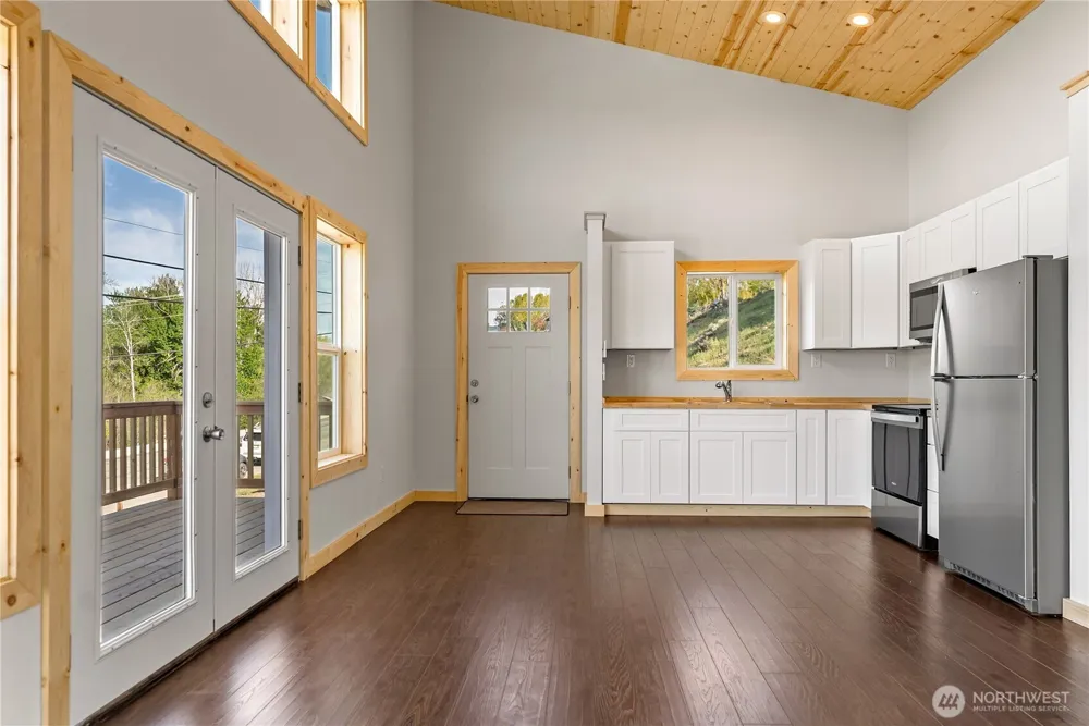428 Castle Avenue Winthrop, WA 98862