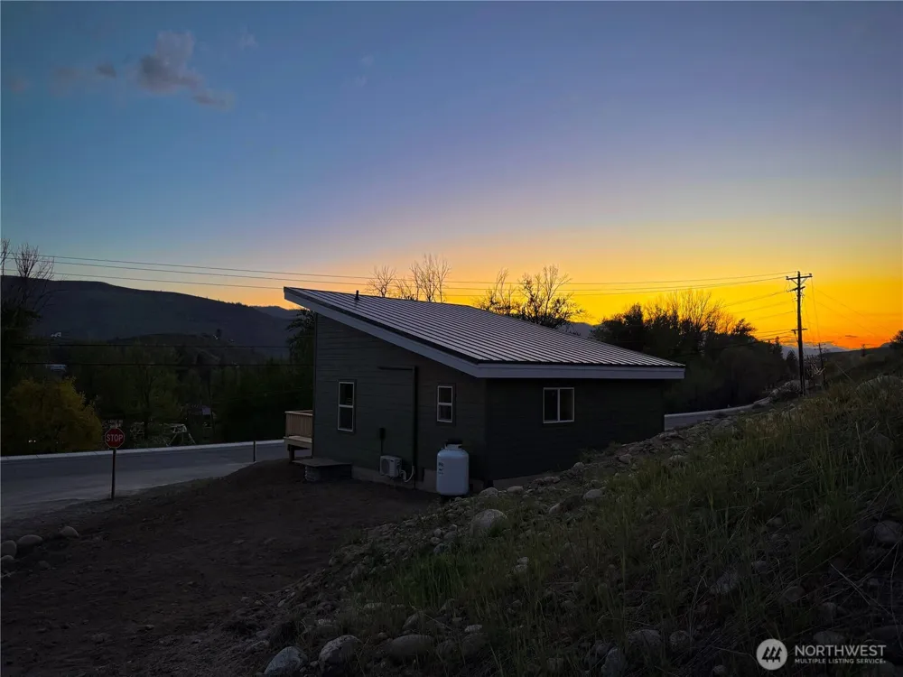 428 Castle Avenue Winthrop, WA 98862