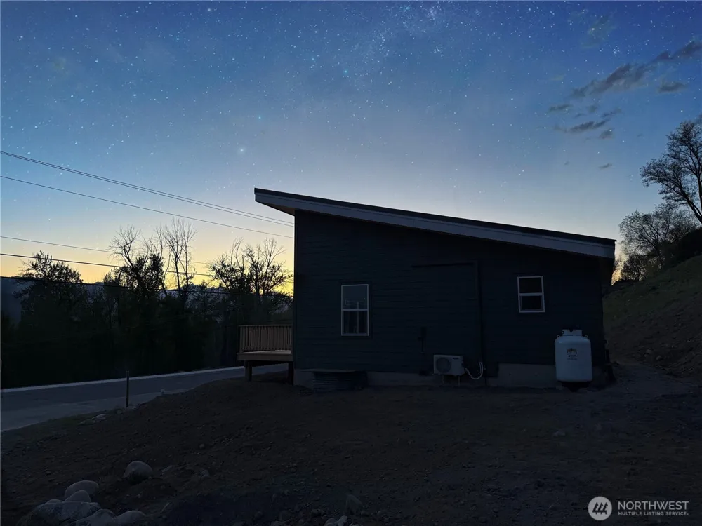 428 Castle Avenue Winthrop, WA 98862