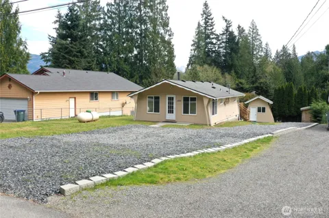 580 Summit Place